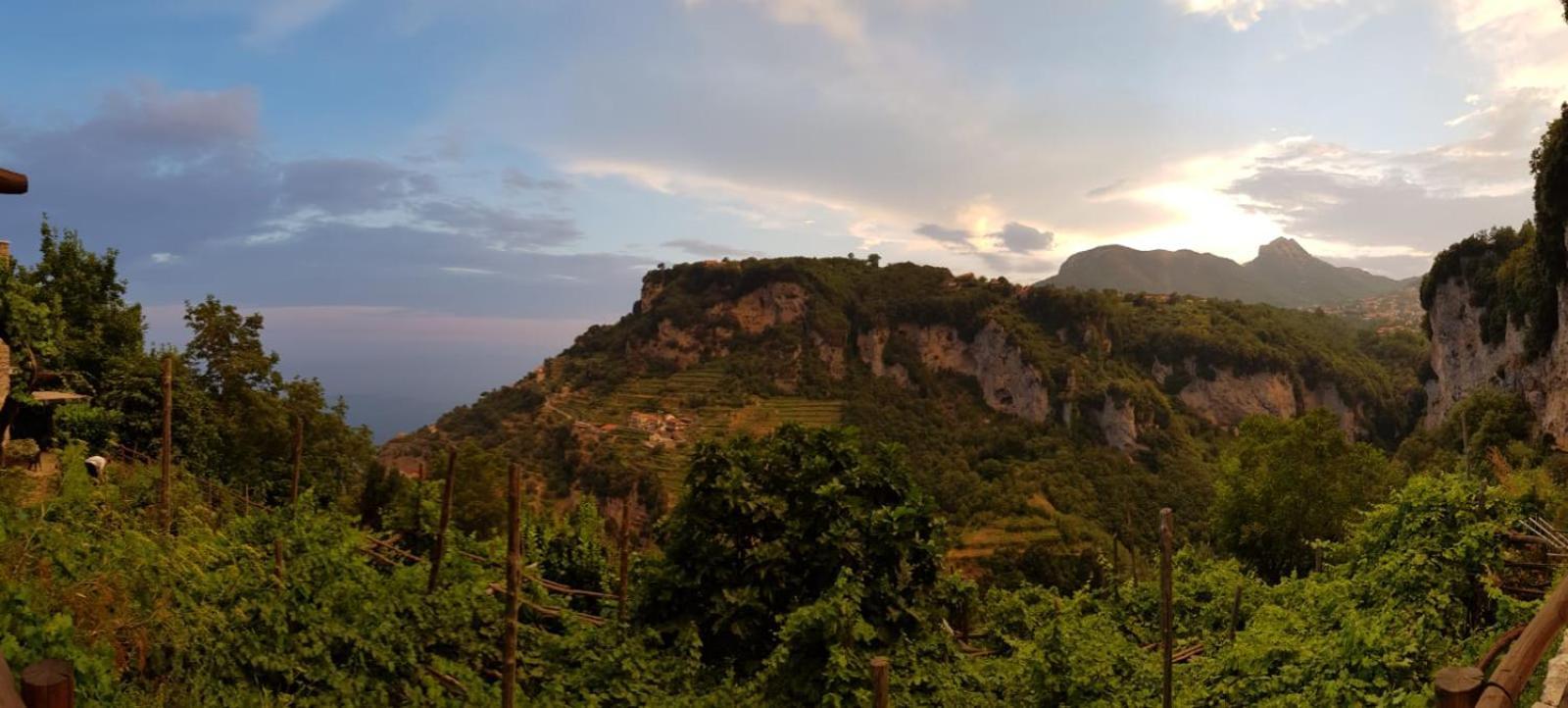 Agriturismo Orrido Di Pino Аджерола Экстерьер фото